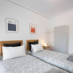 Appartement à 2 Chambres à Coucher