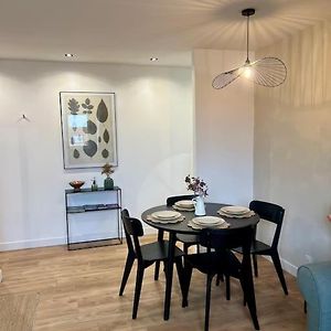 Appartement à 2 Chambres à Coucher