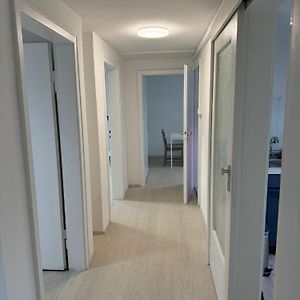 Appartement à 4 Chambres à Coucher