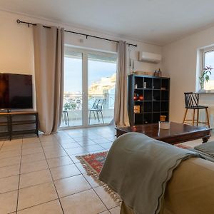Appartement à 2 Chambres à Coucher
