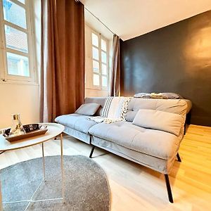 Studio Lit King-Size