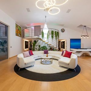 Appartement de Luxe à 3 Chambres à Coucher