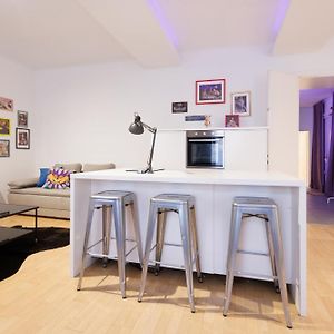 Appartement de Luxe à 2 Chambres à Coucher