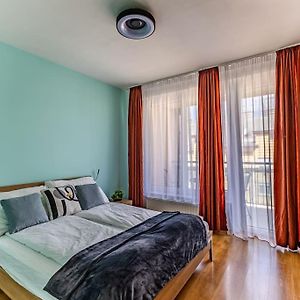 Appartement à 2 Chambres à Coucher