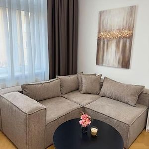 Appartement à 3 Chambres à Coucher