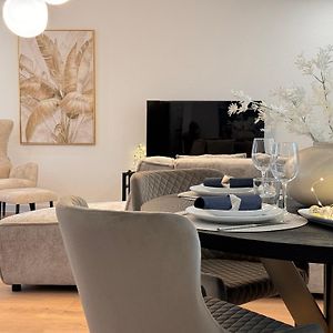 Appartement à 2 Chambres à Coucher