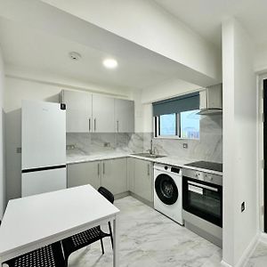 2-Bedroom Flat Near Euston Station, Central London