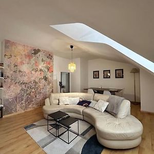 Appartement à 2 Chambres à Coucher