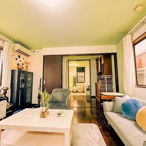 Appartement à 3 Chambres à Coucher