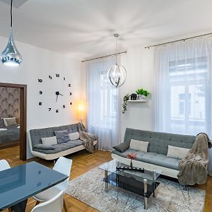 Appartement de Luxe à 2 Chambres à Coucher