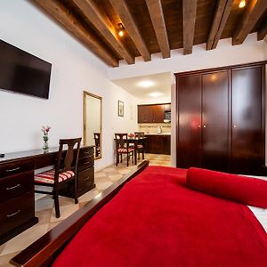 SUNce Palace Apartments