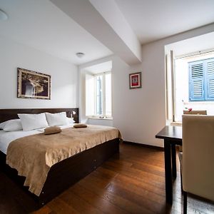 Celenga Apartments With Free Offsite Parking