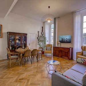 Appartement à 2 Chambres à Coucher