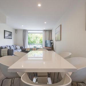 Spacious Home Near Cbd Spa Pool Parking 3Br