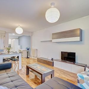 Appartement à 2 Chambres à Coucher