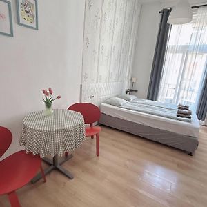 11# Sunflower Cozy Apartment