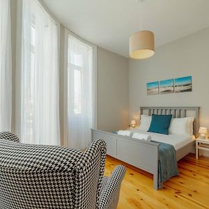 Appartement à 2 Chambres à Coucher