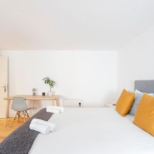 Suite In Cozy Apartment In Chiado In Shared House