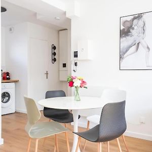 Appartement à 2 Chambres à Coucher
