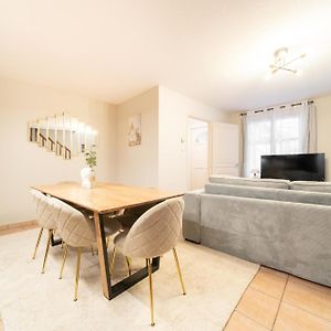 Appartement à 2 Chambres à Coucher