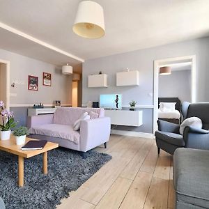 Appartement à 3 Chambres à Coucher