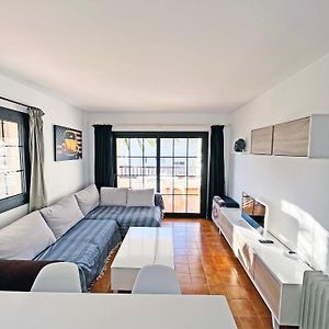 Apartamento En La Escala Con Piscina Y Parking