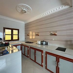 Appartement à 3 Chambres à Coucher