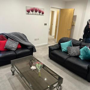 Private Double Room With Bath - 2 Bed Flat