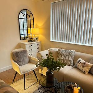 Central Beautiful Renovated Flat Incl Parking