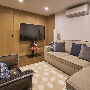 Modern 2 Bedroom Retreat In Downtown Manhattan