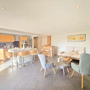 Appartement à 3 Chambres à Coucher