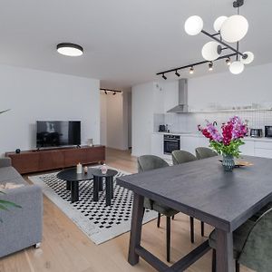 Appartement à 3 Chambres à Coucher