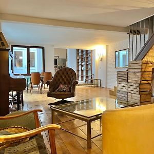 Appartement à 3 Chambres à Coucher