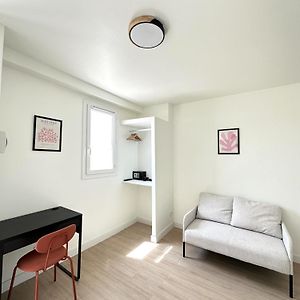 Studio Lit King-Size