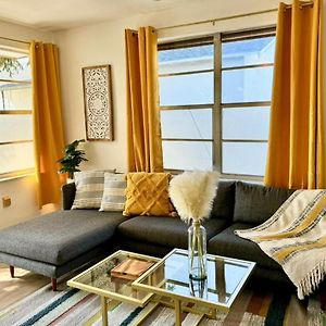 Lush Tropical Big Home Close To Airport, Calle 8, Coral Gables And Lots More Miami Amenities