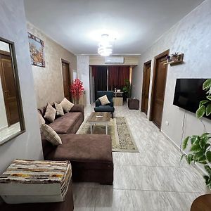Appartement à 3 Chambres à Coucher
