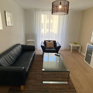 H3 With 3,5 Rooms, 2 Bedroom Livingroom And Big Kitchen, Modern And Central