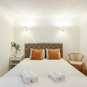 Double Room With Private Wc In Shared House In Downtown Lisbon