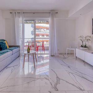 Appartement à 2 Chambres à Coucher