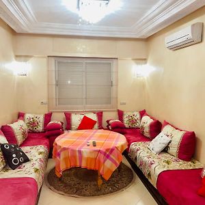 Studio Lit King-Size