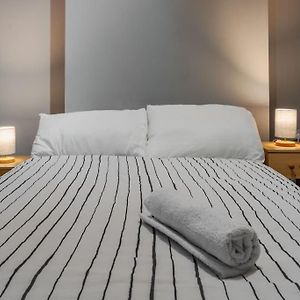 Appartement à 4 Chambres à Coucher