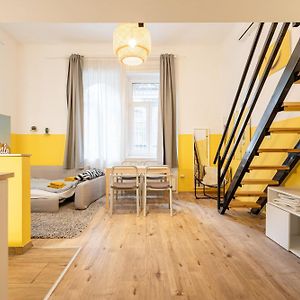 Charming Studio In The Heart Of The Jewish Quarter W41 Yellow