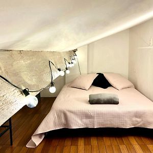Lovely & Cozy Duplex Heart Of Nice With Bathtub!