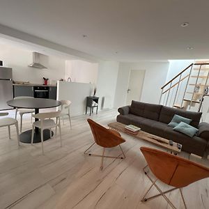 Appartement à 2 Chambres à Coucher
