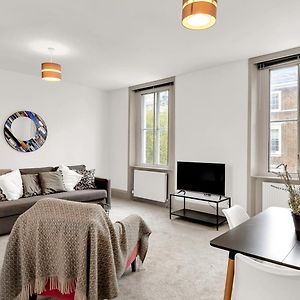 Appartement à 2 Chambres à Coucher