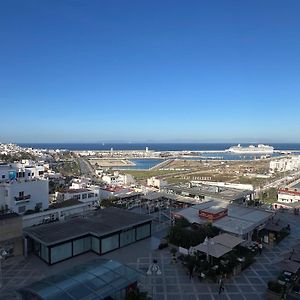 Vue Panoramique Sur La Mer-Centre Ville-Moderne