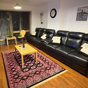 Appartement à 2 Chambres à Coucher