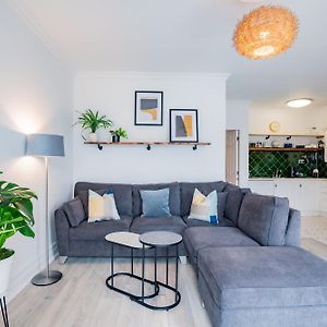 Appartement à 2 Chambres à Coucher