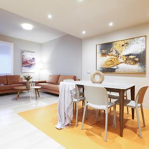 Appartement à 3 Chambres à Coucher
