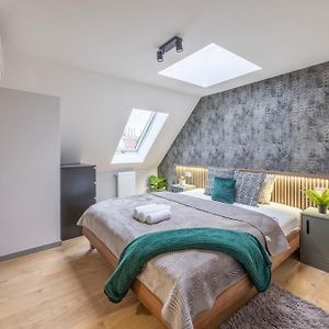 Appartement à 4 Chambres à Coucher